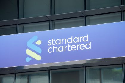 Standard Chartered ofrecerá trading spot de bitcoin y Ethereum