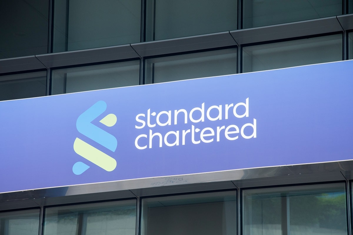 Standard Chartered ofrecerá trading spot de bitcoin y Ethereum