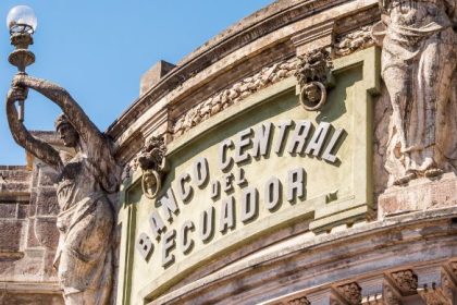 Banco Central de Ecuador: la inversión en criptoactivos no está prohibida