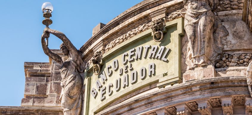 Banco Central de Ecuador: la inversión en criptoactivos no está prohibida